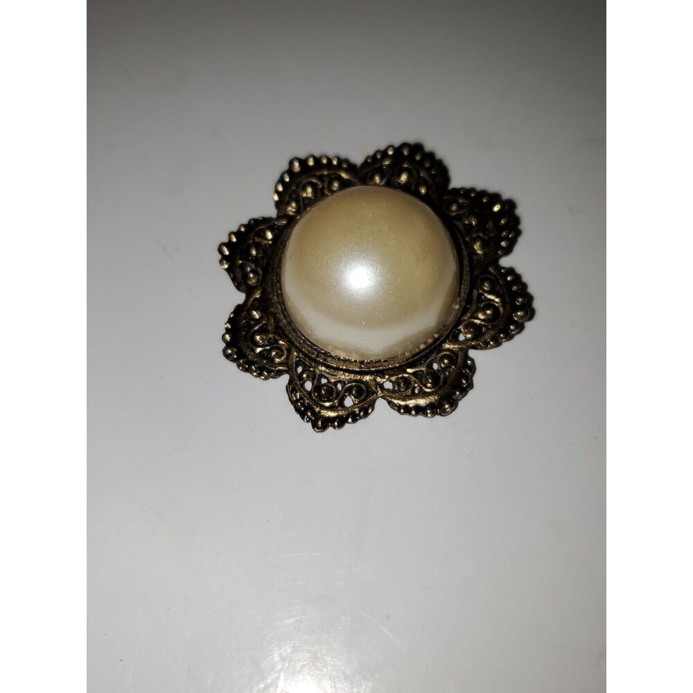 A Faux Pearl Filigree Pin Brooch Vintage 80's Costume Jewelry Chunky Brass